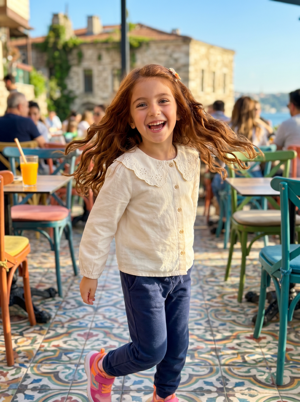 7 yaşındaki Mavi'nin fotoğrafı, Balerin Mavi ve Bale Gösterisi kişiye özel kitabının kahramanına dönüştürülmek üzere hazırlanıyor.