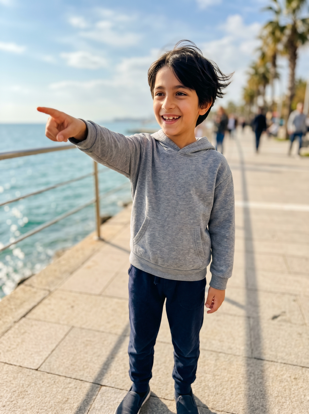 Süper kahraman Kerem'e dönüşecek olan çocuğun gerçek fotoğrafı, kişiye özel kitap illüstrasyonu için kullanılıyor.