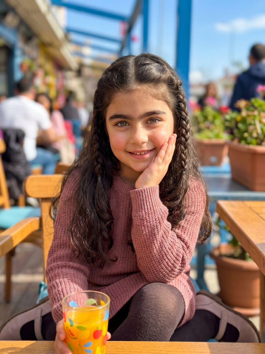 Çocuğun gerçek fotoğrafı Bade için kişiye özel bilim insanı masal kahramanına dönüştürülmek üzere sisteme yüklenirken